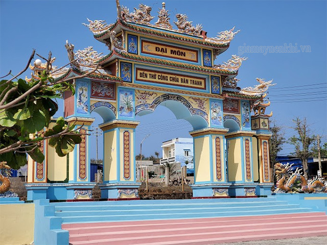 Đền thờ công chúa Bàn Tranh trên đảo